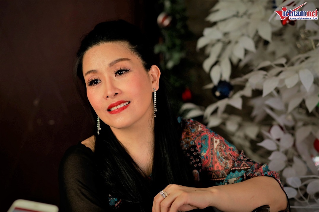 Kiều Oanh trắng tay sau khi sang tên tài sản cho hai con