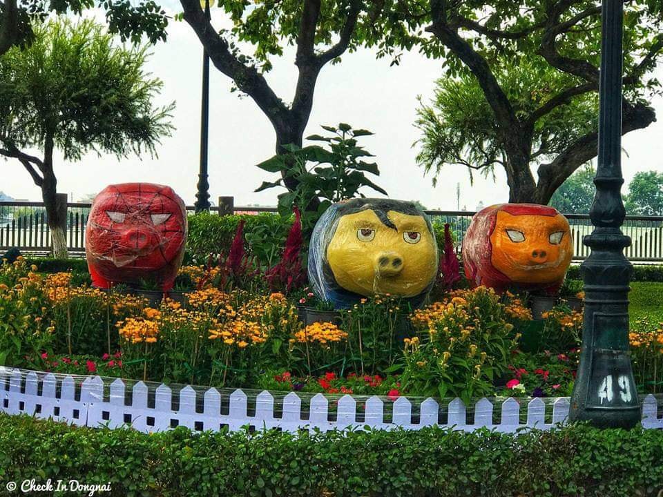 Dàn linh vật heo mừng Tết Kỷ Hợi từ khắp mọi nơi rủ nhau đọ độ cute trên MXH