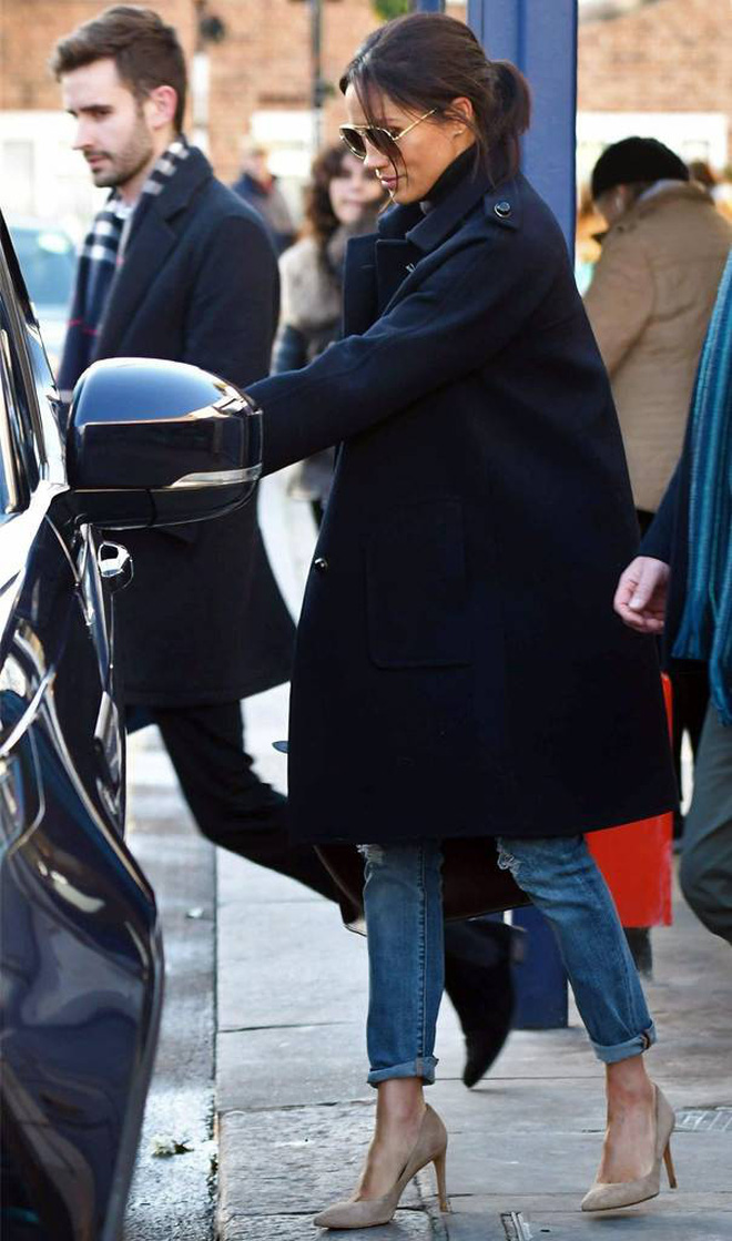 Đôi điều chưa biết về chàng trợ lý truyền thông điển trai mới của Hoàng gia Anh khiến chị em phát cuồng