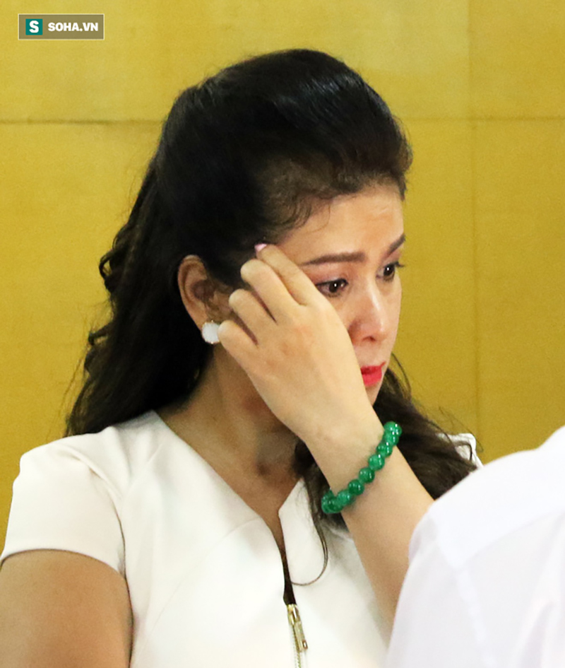 Video ảnh: Ông Đặng Lê Nguyên Vũ và vợ không một lần ngoảnh mặt nhìn nhau tại phiên tòa xử ly hôn