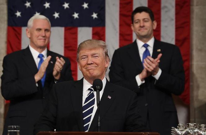 Tổng thống Trump đồng ý đọc Thông điệp Liên bang trước Hạ viện Mỹ