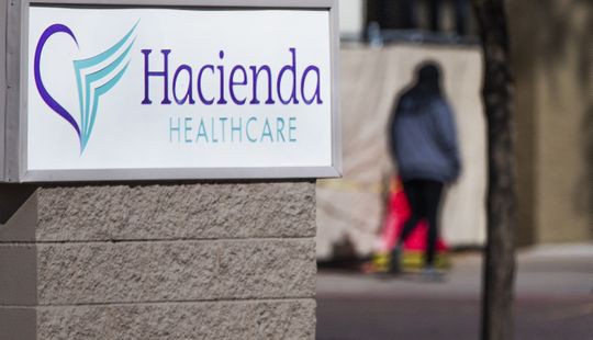 Vụ bệnh nhân sống thực vật 14 năm đột nhiên sinh con: Đình chỉ bác sĩ gốc Việt liên đới