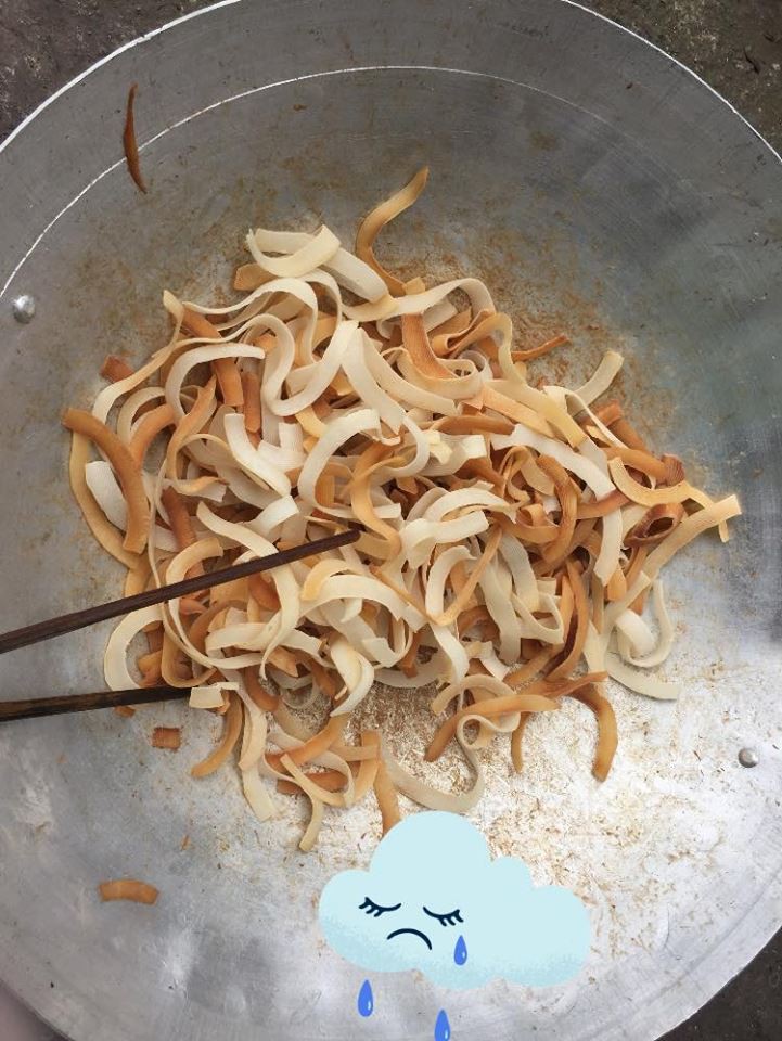 Loạt thảm họa mứt dừa ngày Tết của hội chị em chứng minh có những người sinh ra không dành cho nhà bếp