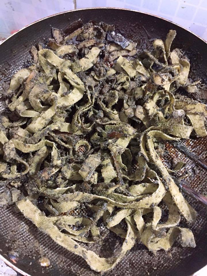 Loạt thảm họa mứt dừa ngày Tết của hội chị em chứng minh có những người sinh ra không dành cho nhà bếp