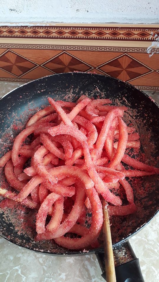 Loạt thảm họa mứt dừa ngày Tết của hội chị em chứng minh có những người sinh ra không dành cho nhà bếp