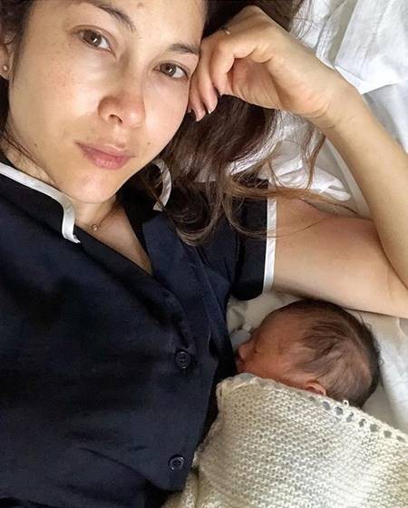 Xin 700 nghìn mua áo mới mặc Tết, mẹ trẻ bị chồng mỉa mai: Khi nào làm ra tiền hãy sắm!