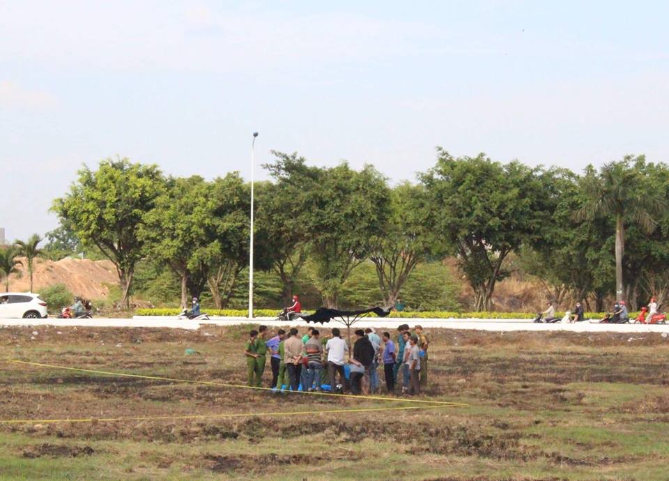 Đốt cỏ khô, tá hỏa phát hiện bộ xương người