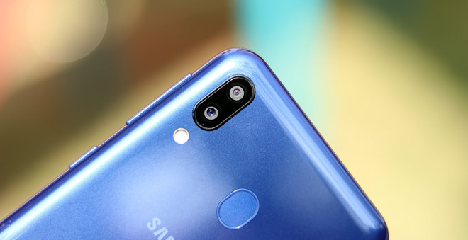 Galaxy M10 và M20 ra mắt - camera kép, pin 5.000 mAh giá từ 112 USD
