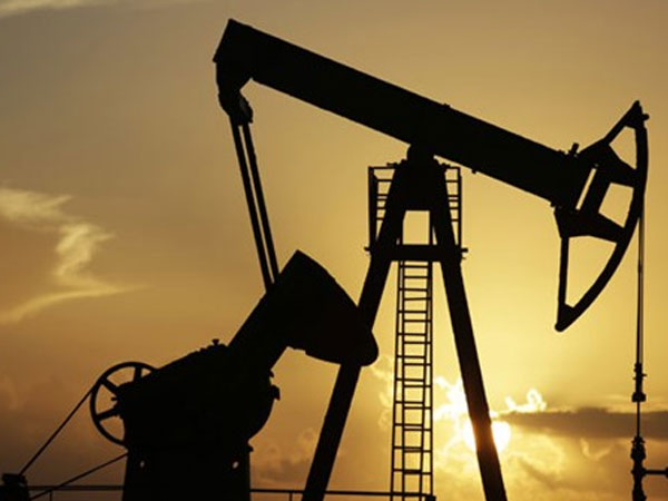 Giá dầu giảm mạnh nhất một tháng