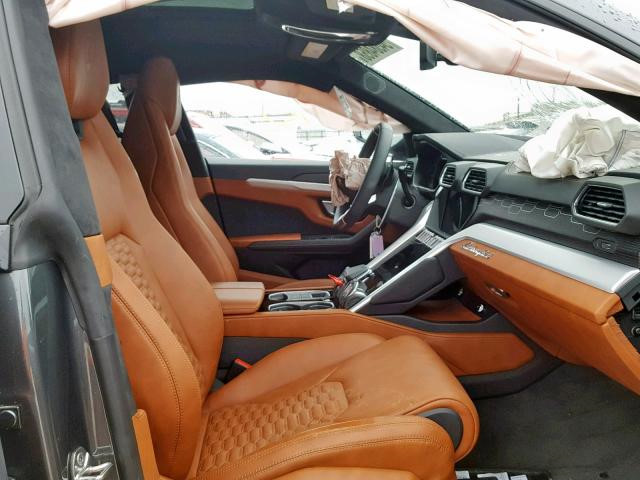 Lamborghini Urus nát đầu được trả 117.000 USD