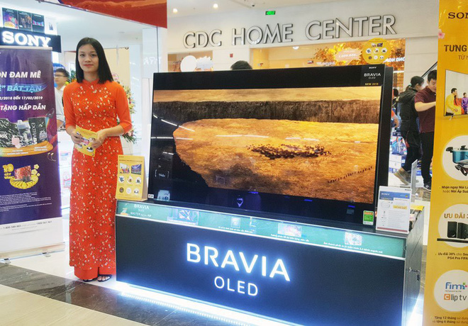 Tivi giá rẻ ồ ạt khuấy đảo các siêu thị điện máy dịp Tết