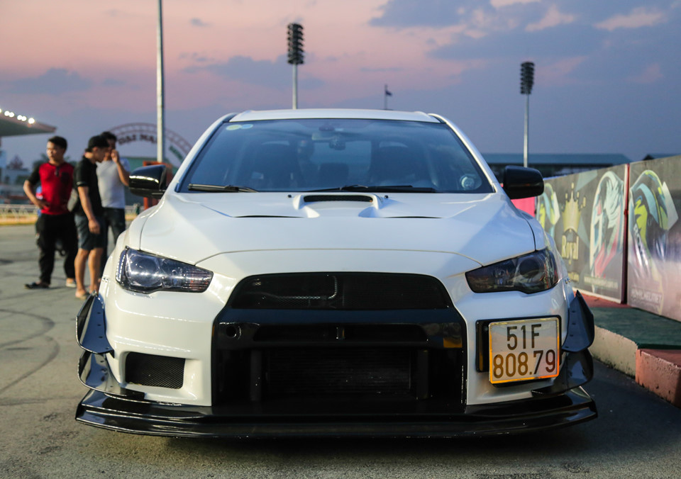 Dàn xe độ thân rộng theo phong cách Tokyo Drift quy tụ tại VN