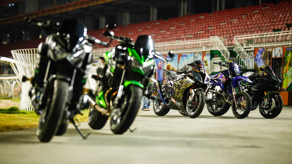 Dàn xe độ thân rộng theo phong cách Tokyo Drift quy tụ tại VN