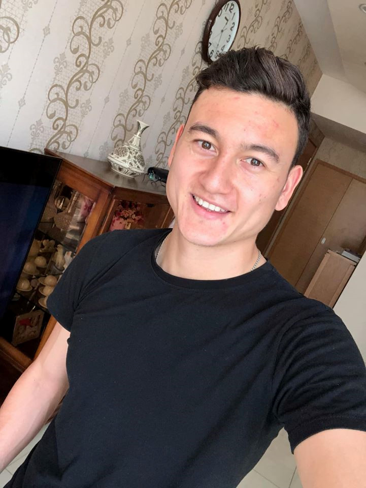 Bạn gái tuyển thủ Việt Nam và những lần đáp trả cực gắt trên mạng