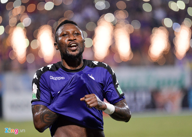 Thủ môn Bùi Tiến Dũng hoàn tất Dream Team của CLB Hà Nội