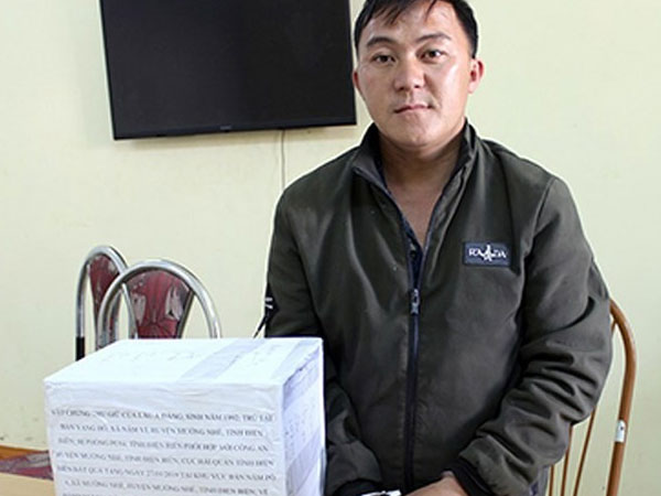 Vác 10kg thuốc phiện xuyên rừng Mường Nhé