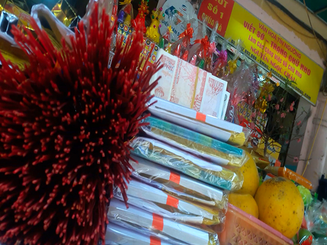 Phí đổi tiền lẻ chợ đen giá trên trời: Đổi 1 triệu mệnh giá 500 đồng mất phí 7 triệu đồng