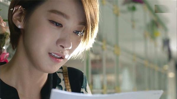 ‘Chài’ được sếp giàu lên giường tưởng đổi đời, tôi bàng hoàng khi thấy thứ anh để lại