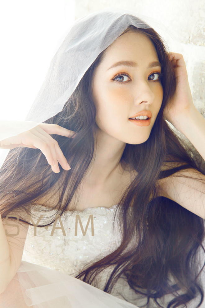 Chân dung mỹ nhân tuổi U40 sắp làm con dâu ông trùm Hướng Hoa Cường