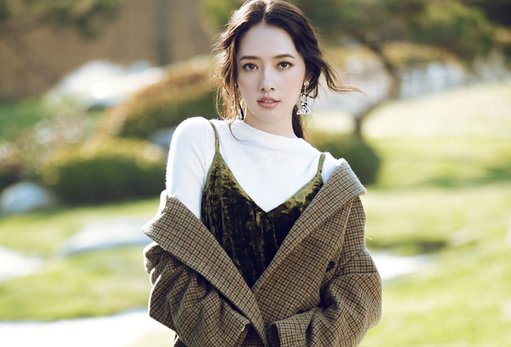 Chân dung mỹ nhân tuổi U40 sắp làm con dâu ông trùm Hướng Hoa Cường