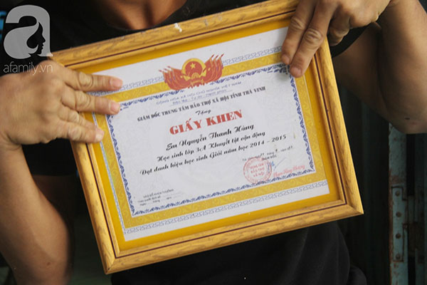 Chồng tai biến nằm một chỗ để lại vợ cùng 2 đứa con trai tâm thần, Tết đến mà nhà không còn gạo nấu cơm