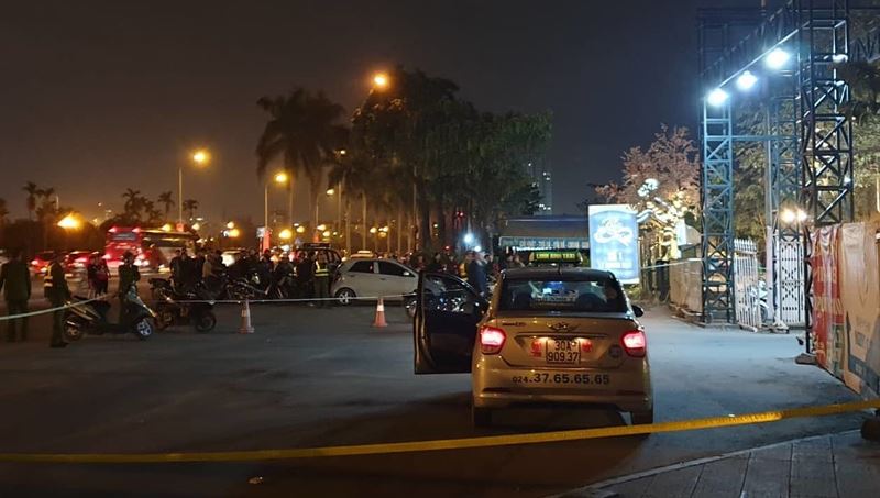 Hai người đi cùng tài xế taxi thiệt mạng ở cổng SVĐ Mỹ Đình là ai?