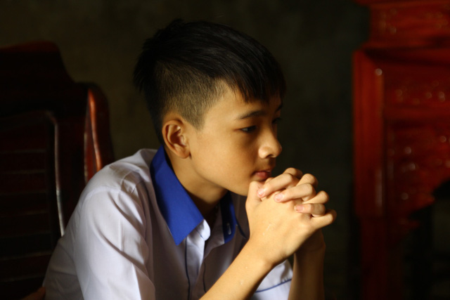 Gặp lại hai đứa trẻ của vợ chồng gặp nạn trong vụ cháy ở Đê La Thành: Câu trả lời cuối của bố không ngờ là... định mệnh