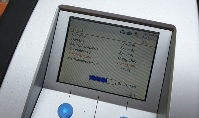 Tài xế bị kiểm tra dính ma túy mừng phát khóc khi được giải oan