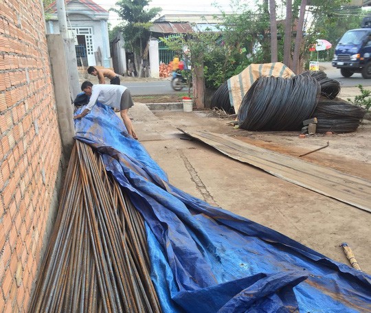 Nguyên đơn khóc tại tòa khi thắng kiện chủ tịch xã