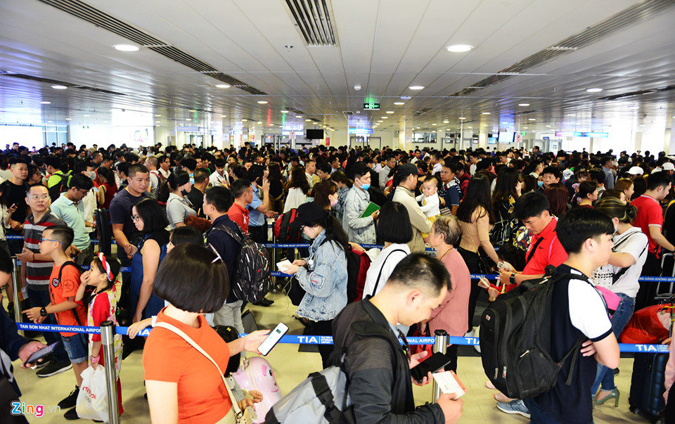 Nỗi ám ảnh ở sân bay Tân Sơn Nhất ngày cận Tết