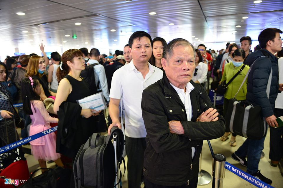 Nỗi ám ảnh ở sân bay Tân Sơn Nhất ngày cận Tết