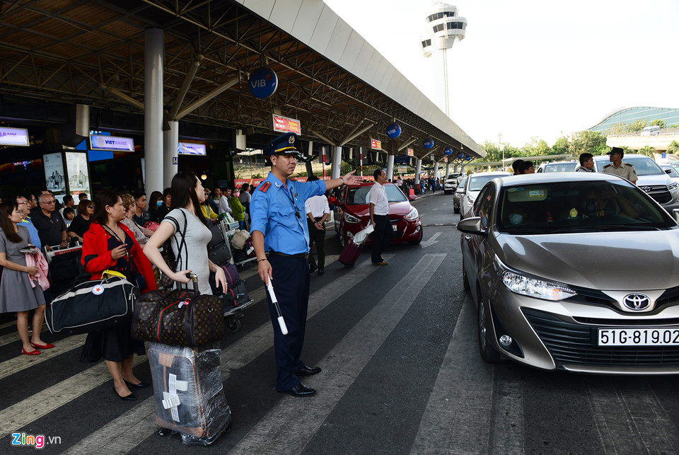 Nỗi ám ảnh ở sân bay Tân Sơn Nhất ngày cận Tết