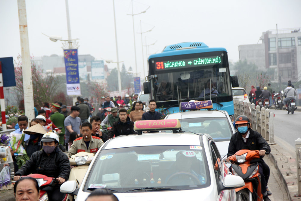 Video ảnh: Hà Nội: 8 điểm đen ùn tắc mới, giáp Tết chớ dại đi qua Video ảnh: Hà Nội: 8 điểm đen ùn tắc mới, giáp Tết chớ dại đi qua