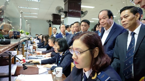 Chính phủ truy nguyên nhân hàng nghìn container phế liệu nằm ở cảng