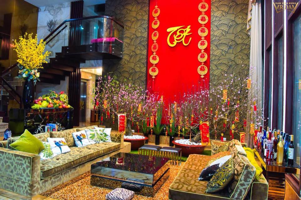 Đàm Vĩnh Hưng khoe căn biệt thự được trang trí hoành tráng, ngập sắc màu chuẩn bị đón Tết Nguyên Đán