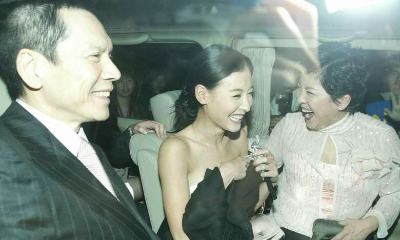 Vợ ông trùm xã hội đen Hong Kong bất ngờ tiết lộ danh tính cha đẻ của cậu con trai thứ ba nhà Trương Bá Chi