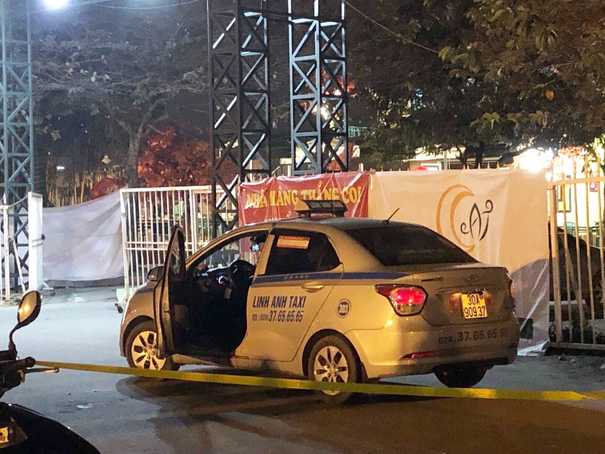 Tài xế nghi bị cứa cổ gần SVĐ Mỹ Đình là người hiền lành chịu khó, vợ nạn nhân đang mang bầu bé thứ 2