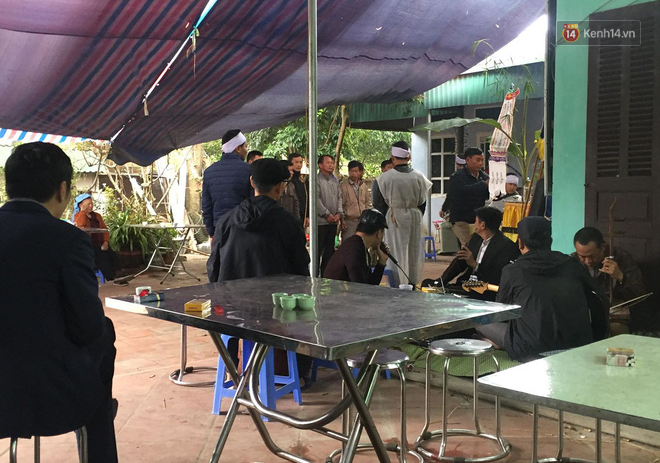 Nỗi đau của người thân tài xế taxi nghi bị cứa cổ gần SVĐ Mỹ Đình: Người vợ đang mang thai 5 tháng suy sụp khi nghe tin chồng mất