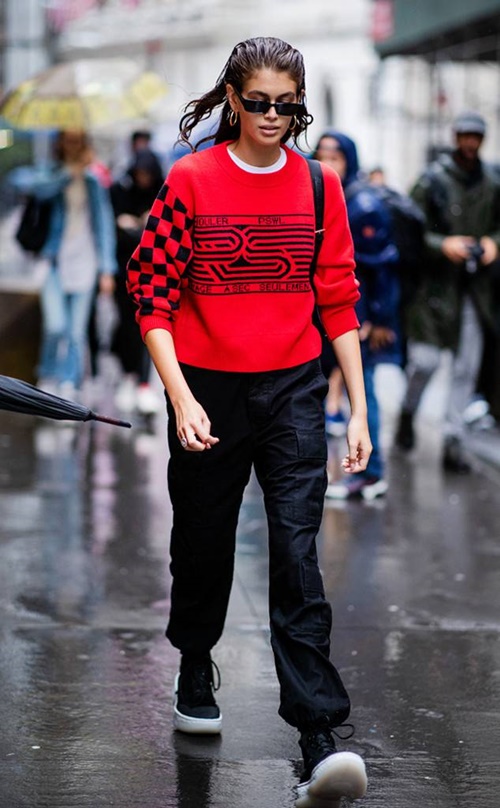 Bí quyết mặc đẹp của con gái Cindy Crawford gói gọn trong 5 món đồ