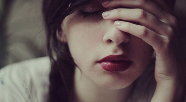 Có cuộc sống hôn nhân hào nhoáng, nhìn vào ai cũng mơ nhưng chỉ trong chăn mới biết...