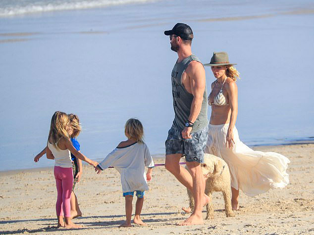 Chris Hemsworth ghét vợ mắng con ở nơi công cộng