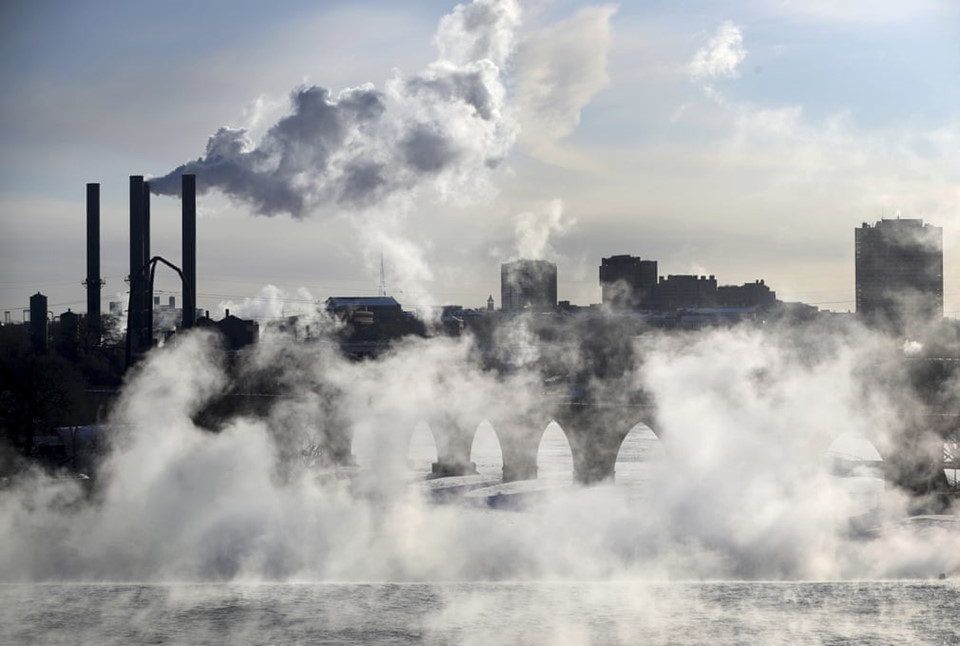 Nước Mỹ giữa đợt lạnh hơn cả Nam Cực: Thư ngừng chuyển, bia ngừng giao