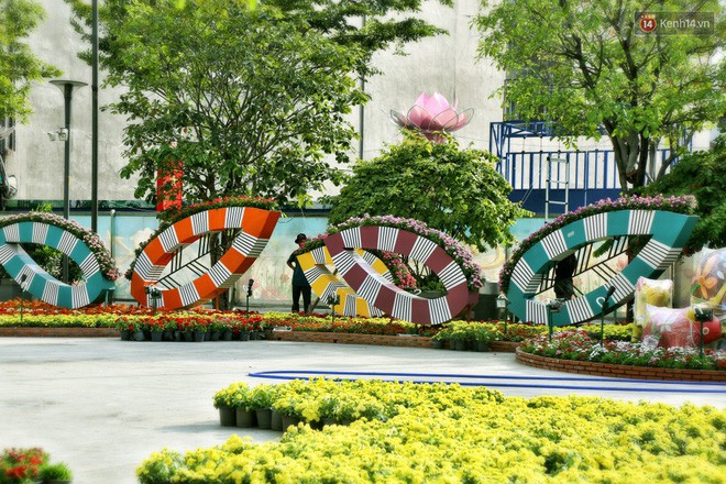 Cận cảnh đường hoa Nguyễn Huệ ở Sài Gòn trước giờ khai mạc đón Tết Kỷ Hợi 2019