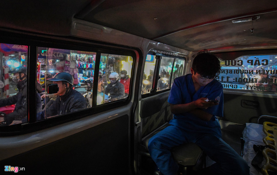 Video ảnh: Hà Nội ùn tắc từ sáng tới tối, người dân ra đường đánh vật với xe cộ