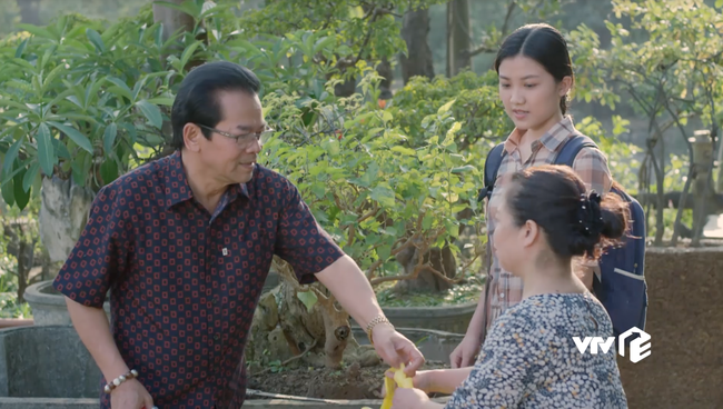 Những cô gái trong thành phố tập 13: Mai uất nghẹn khi bị cô ruột ép cưới chủ nợ già chát để được nhờ