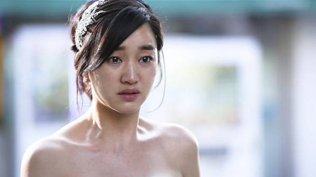 Ở nhà chồng được nửa ngày, cô dâu mới đã phải kéo va li đi ngay trong đêm tân hôn