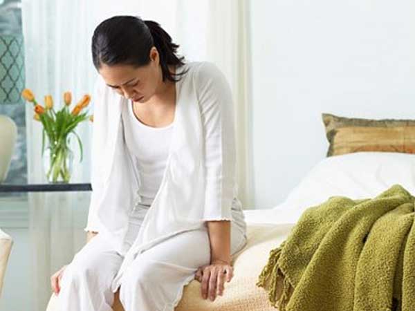 Mẹ chồng hằn học mỗi khi thấy vợ chồng tôi gần nhau