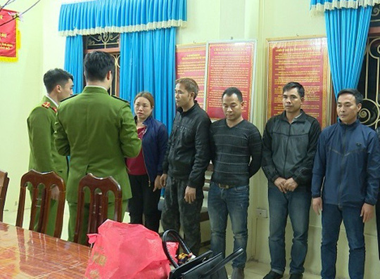 Triệt phá ổ đánh bạc ngày cận Tết, thu 2 khẩu súng cùng 59 kg pháo