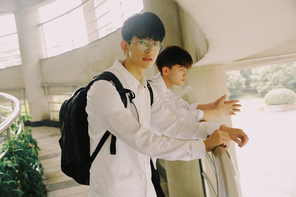 Hai hot boy Trung Quốc khoe bộ ảnh đậm mùi chemistry làm dân tình thi nhau đẩy thuyền Hai hot boy Trung Quốc khoe bộ ảnh đậm mùi chemistry làm dân tình thi nhau đẩy thuyền