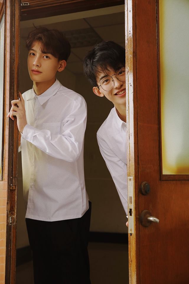 Hai hot boy Trung Quốc khoe bộ ảnh đậm mùi chemistry làm dân tình thi nhau đẩy thuyền